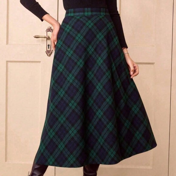 Dark Green Plaid Women's A-Line Casual Skirt - Picture 2 of 4